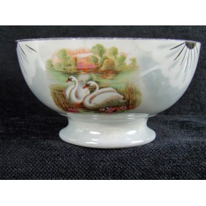 Bol en demi-porcelaine à décor de cygne Badonviller