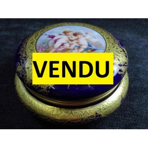 Candy box Limoges porcelain 